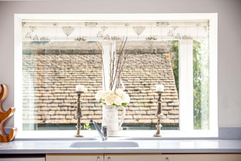Blueberry Cottage - Lower Mill Estate Somerford Keynes Екстериор снимка