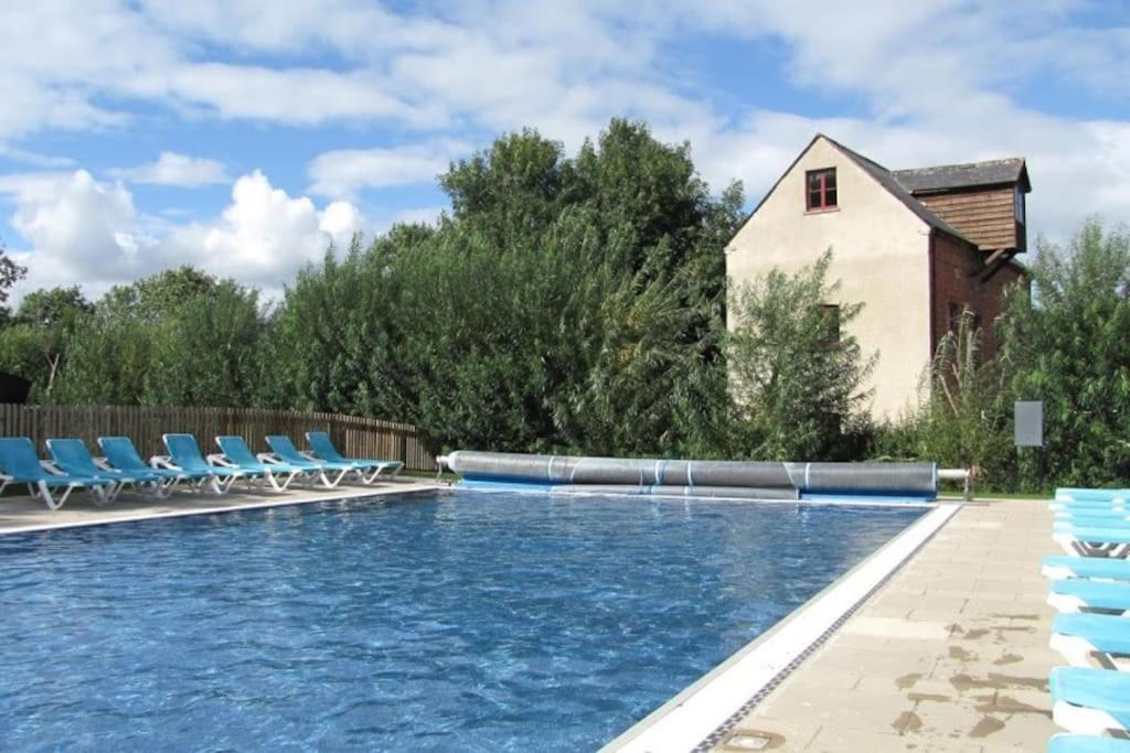 Blueberry Cottage - Lower Mill Estate Somerford Keynes Екстериор снимка