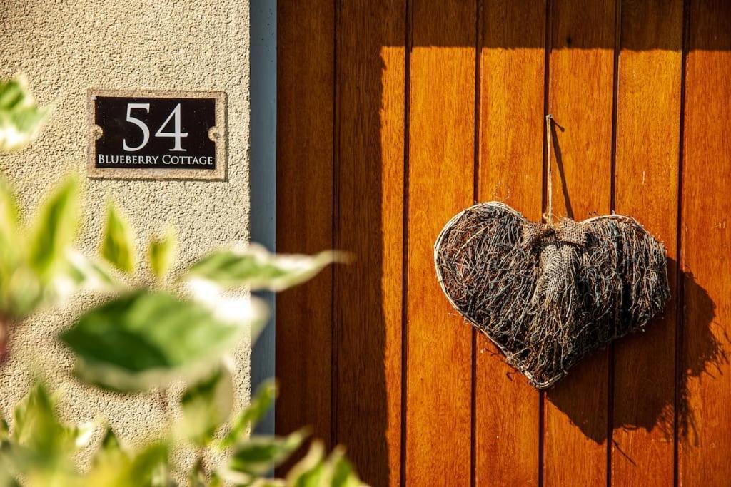 Blueberry Cottage - Lower Mill Estate Somerford Keynes Екстериор снимка