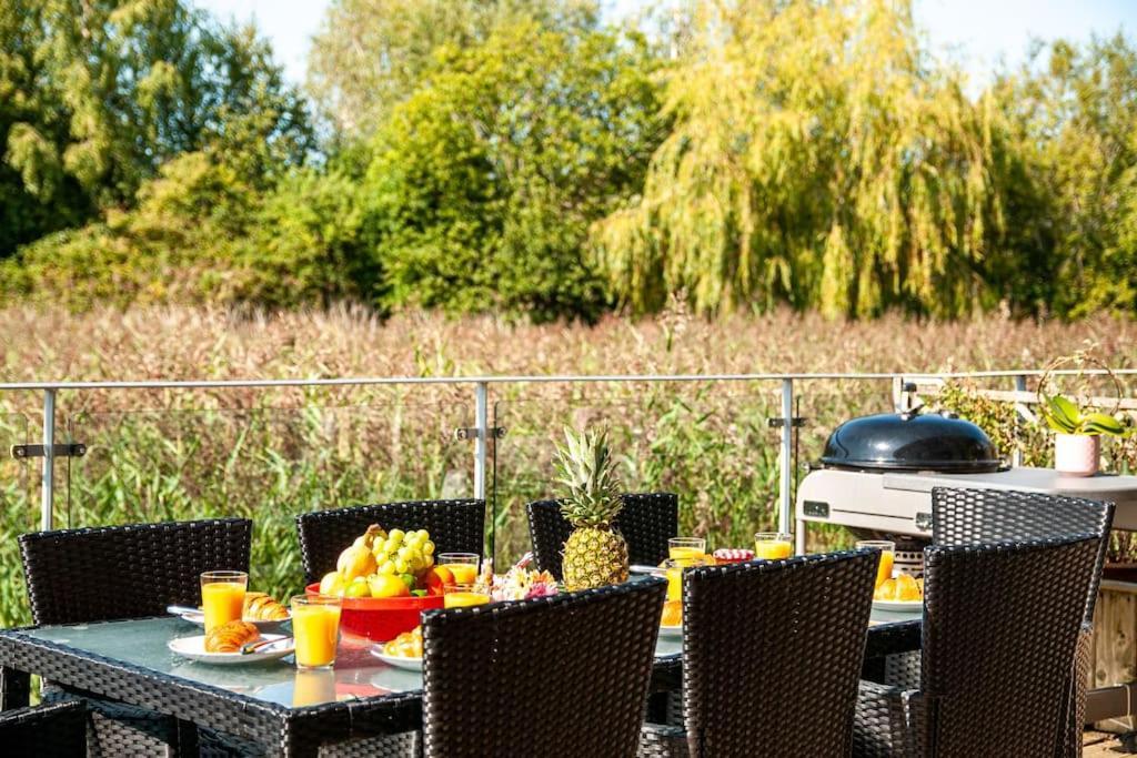 Blueberry Cottage - Lower Mill Estate Somerford Keynes Екстериор снимка