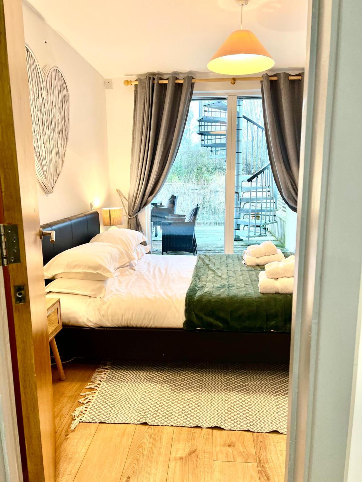 Blueberry Cottage - Lower Mill Estate Somerford Keynes Екстериор снимка